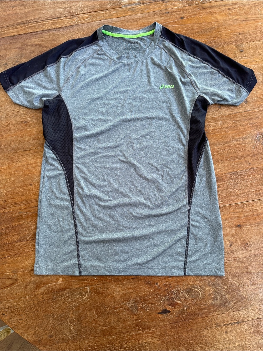 ASICS Gray and Black Men's active wicking Tee